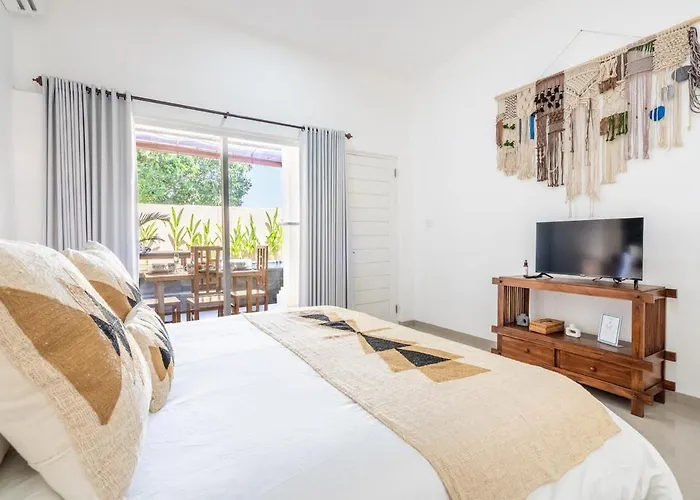 Rk3, 2 Beds 15 Min Walk To Double Six Villa