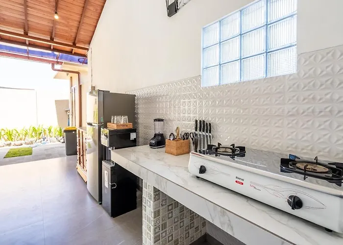 Rk3, 2 Beds 15 Min Walk To Double Six Seminyak